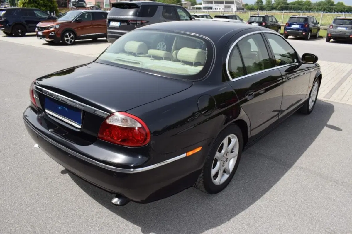 Jaguar S-Type usata a Cuneo (8)