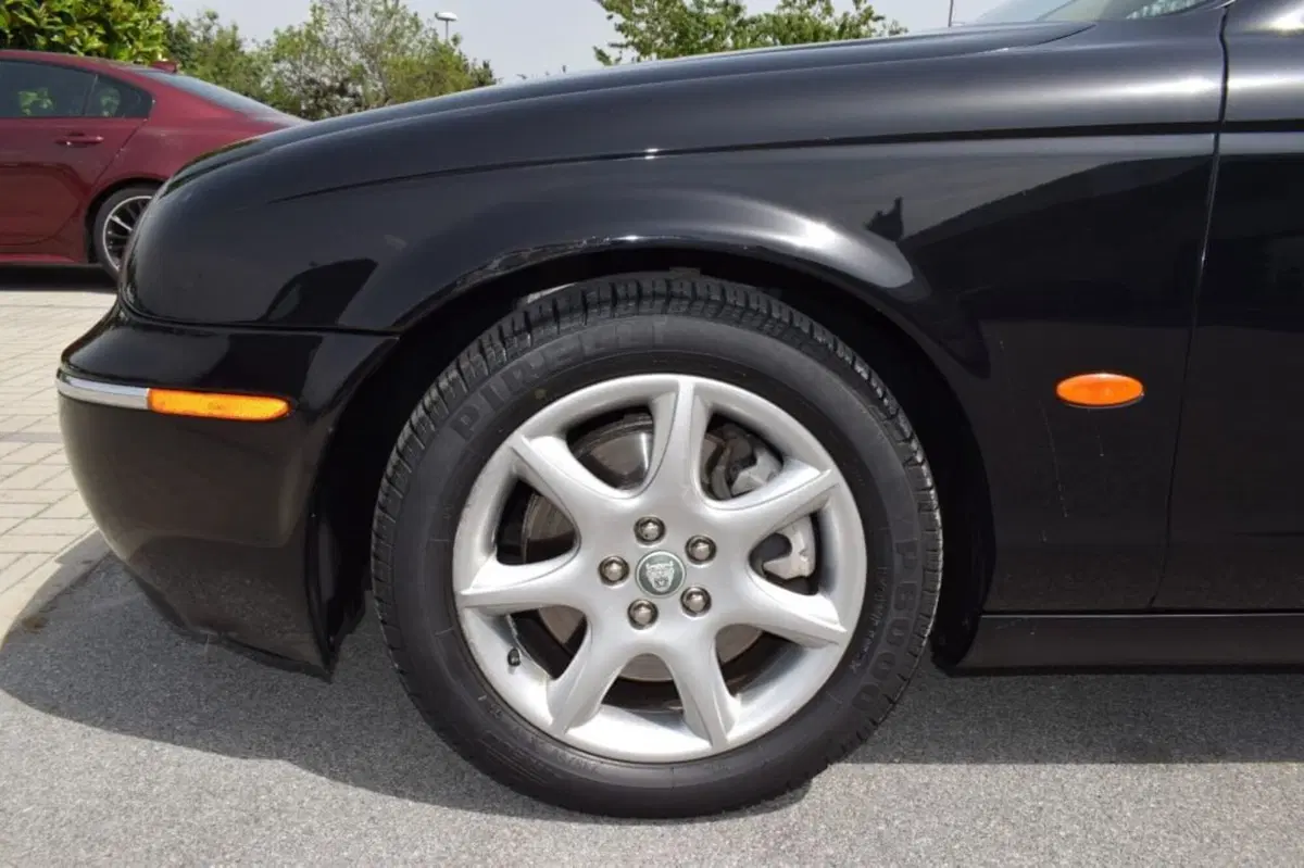 Jaguar S-Type usata a Cuneo (9)