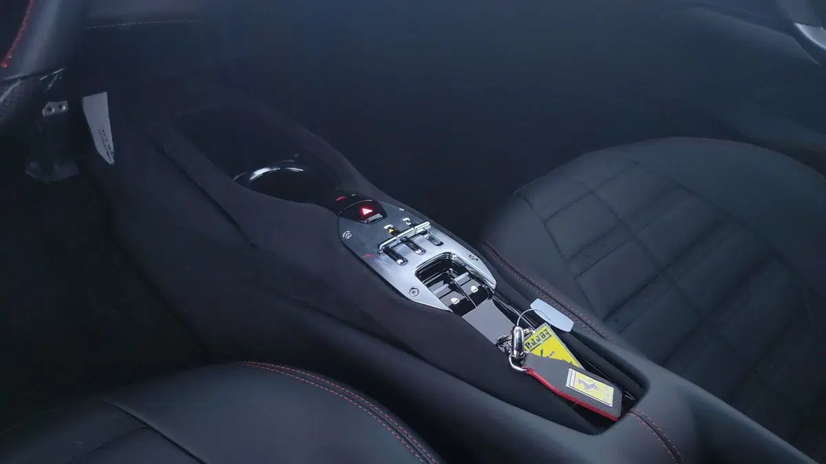 Ferrari 296 Coupé usata a Perugia (14)