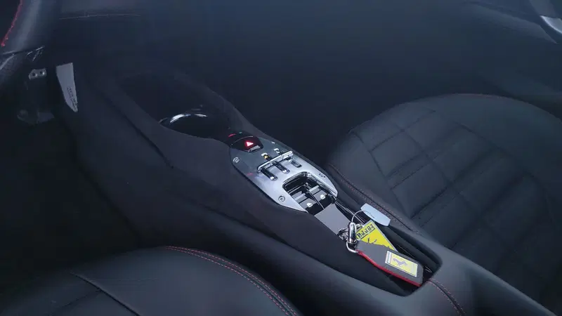 Ferrari 296 Coupé usata a Perugia (14)