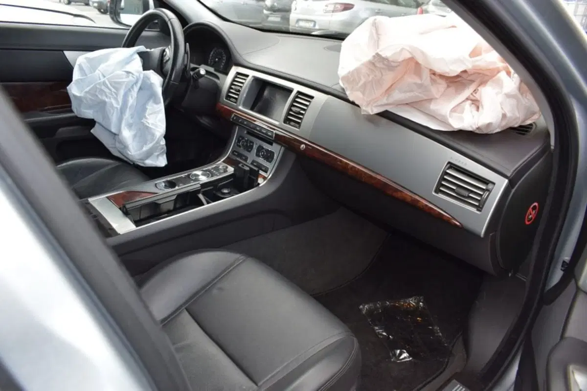Jaguar XF usata a Cuneo (8)