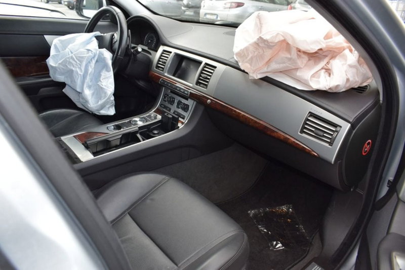 Jaguar XF usata a Cuneo (8)