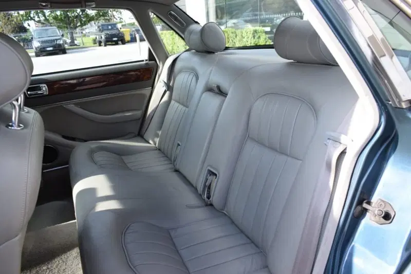 Jaguar XJ usata a Cuneo (15)