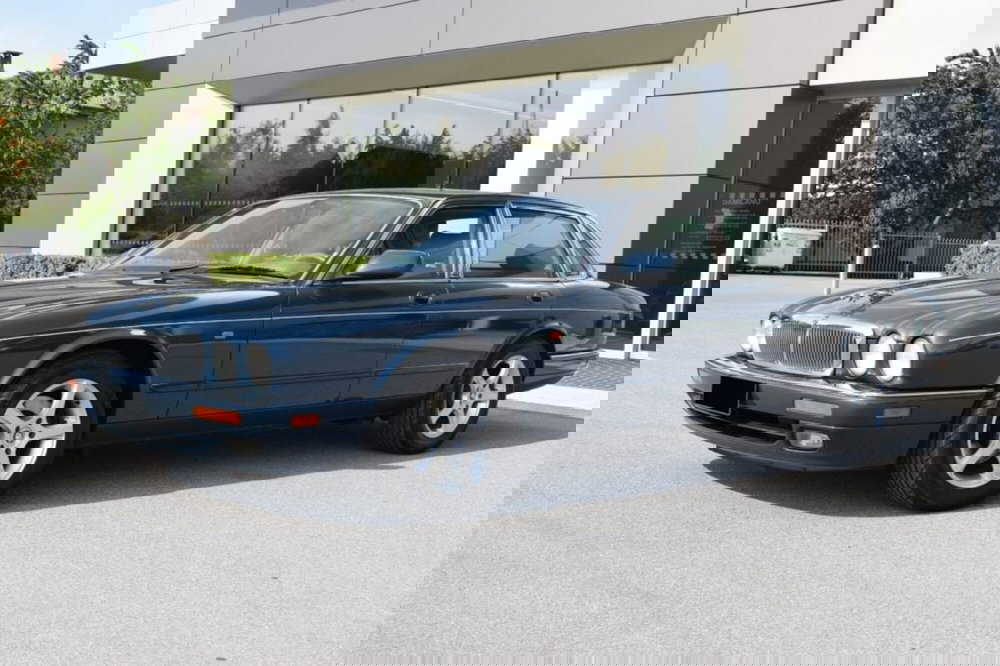 Jaguar XJ usata a Cuneo (5)