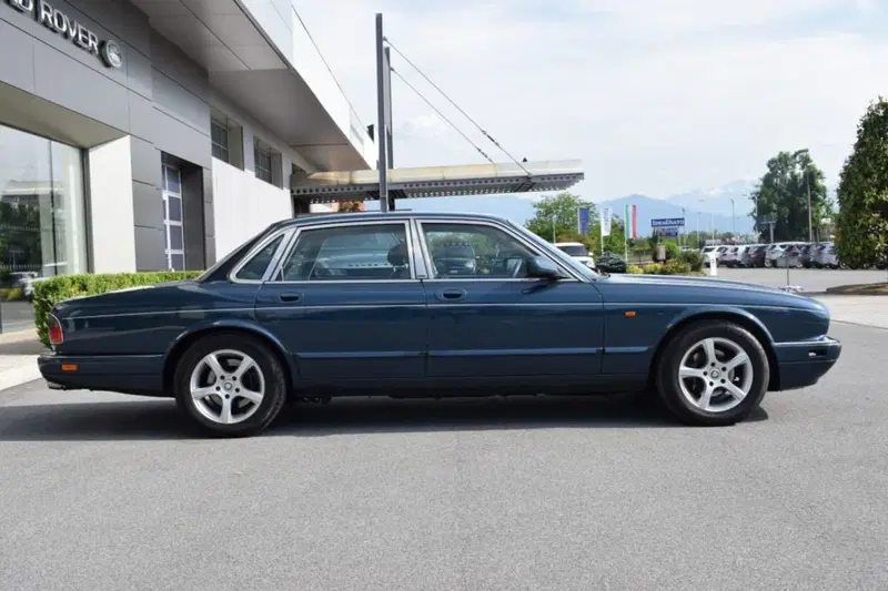 Jaguar XJ usata a Cuneo (6)