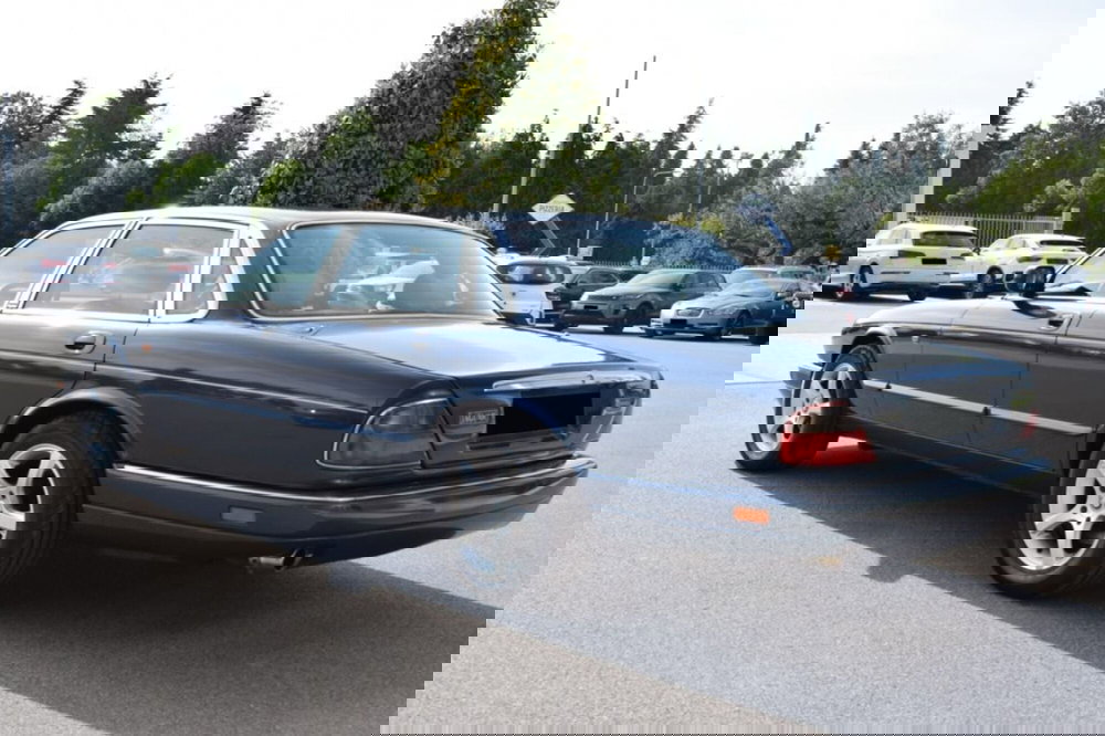 Jaguar XJ usata a Cuneo (9)