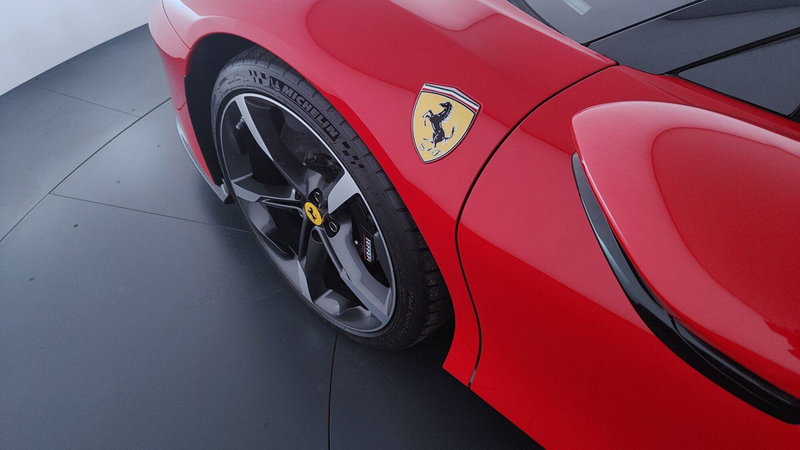 Ferrari SF90 Coupé usata a Perugia (10)