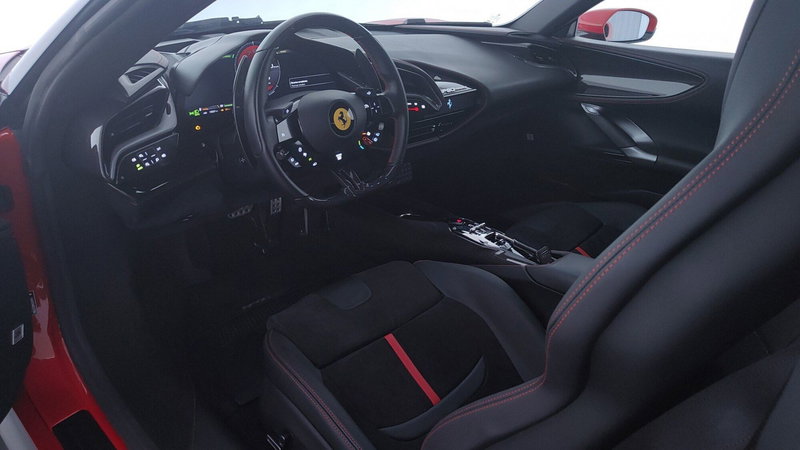Ferrari SF90 Coupé usata a Perugia (12)