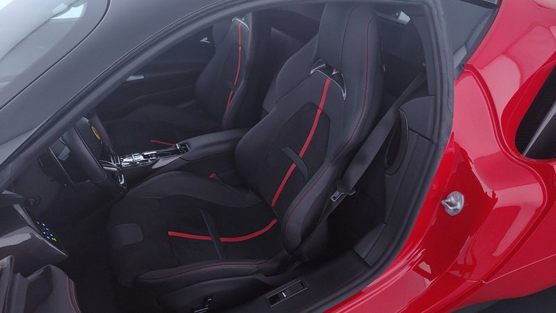 Ferrari SF90 Coupé usata a Perugia (13)