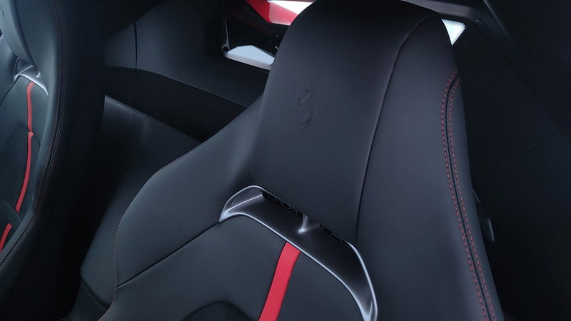 Ferrari SF90 Coupé usata a Perugia (14)