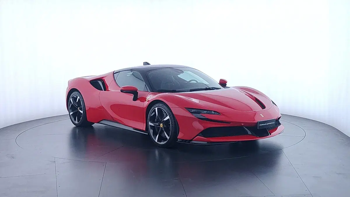 Ferrari SF90 Coupé usata a Perugia (3)