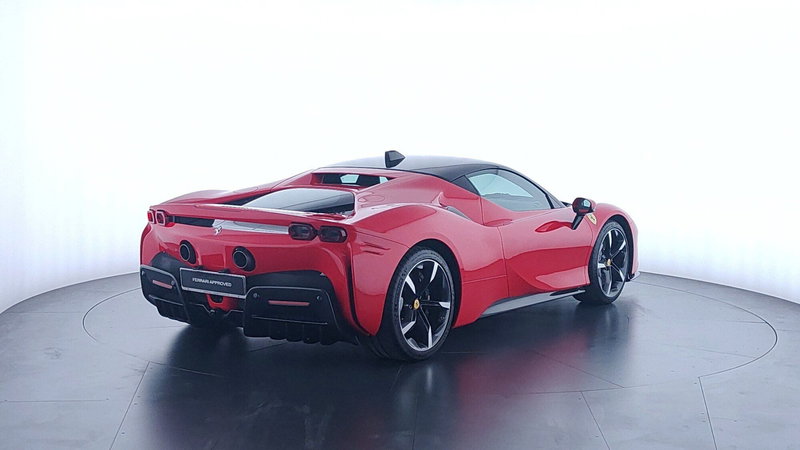 Ferrari SF90 Coupé usata a Perugia (5)