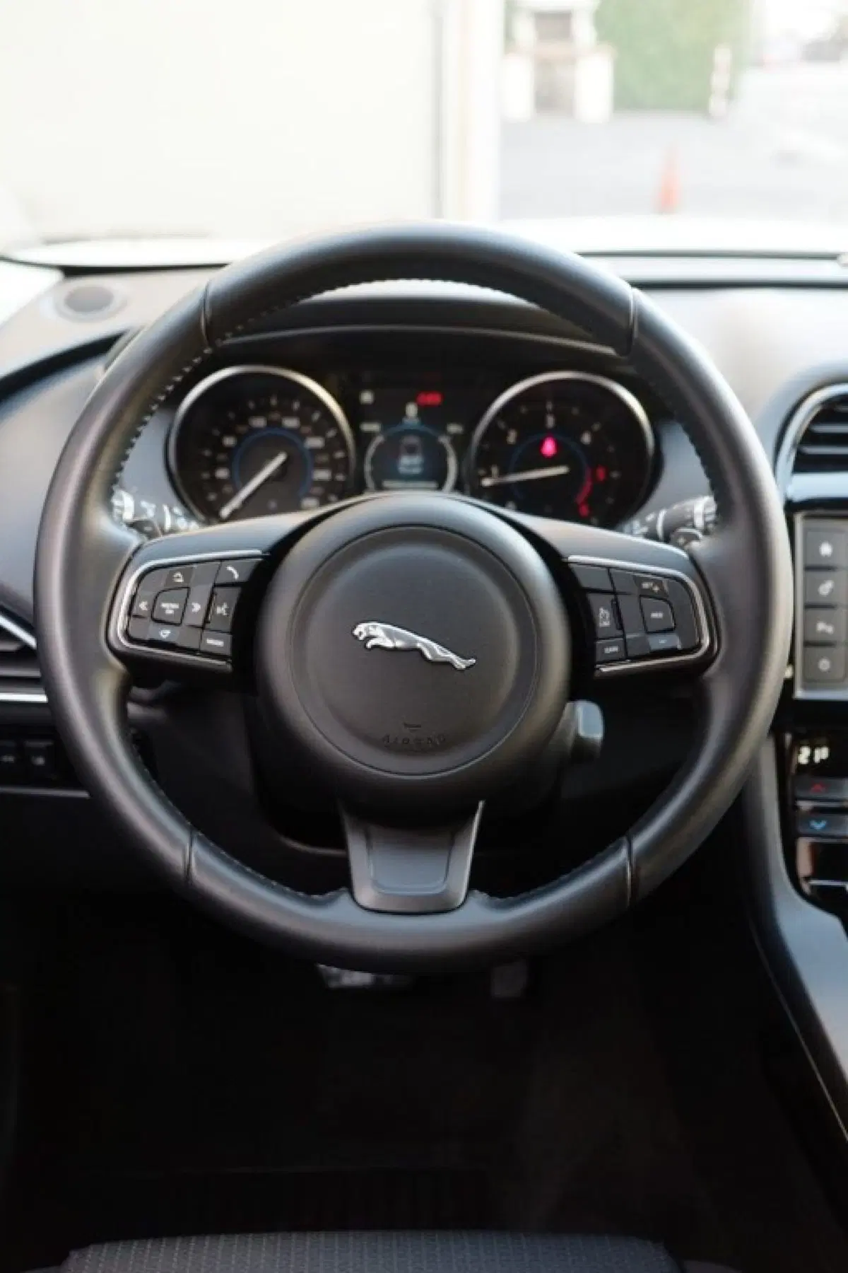 Jaguar F-Pace usata a Cuneo (10)