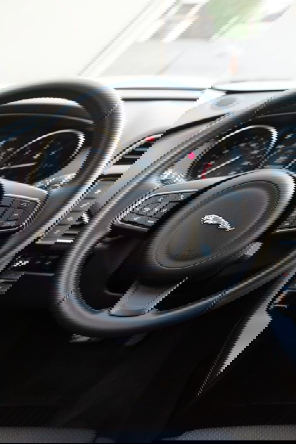 Jaguar F-Pace usata a Cuneo (10)