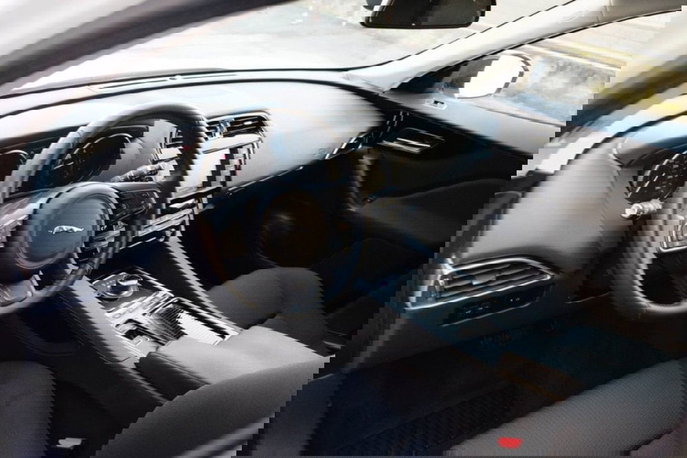 Jaguar F-Pace usata a Cuneo (15)