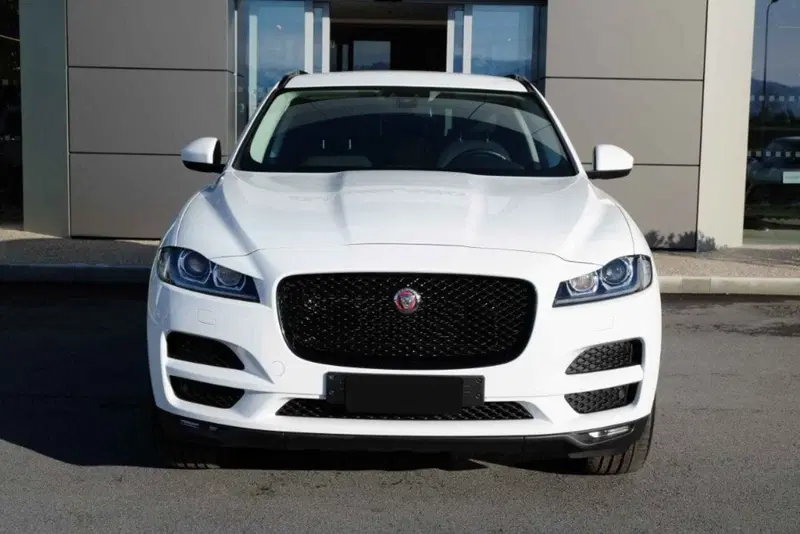 Jaguar F-Pace usata a Cuneo (2)