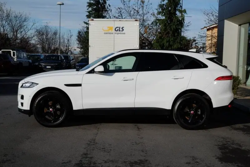 Jaguar F-Pace usata a Cuneo (4)