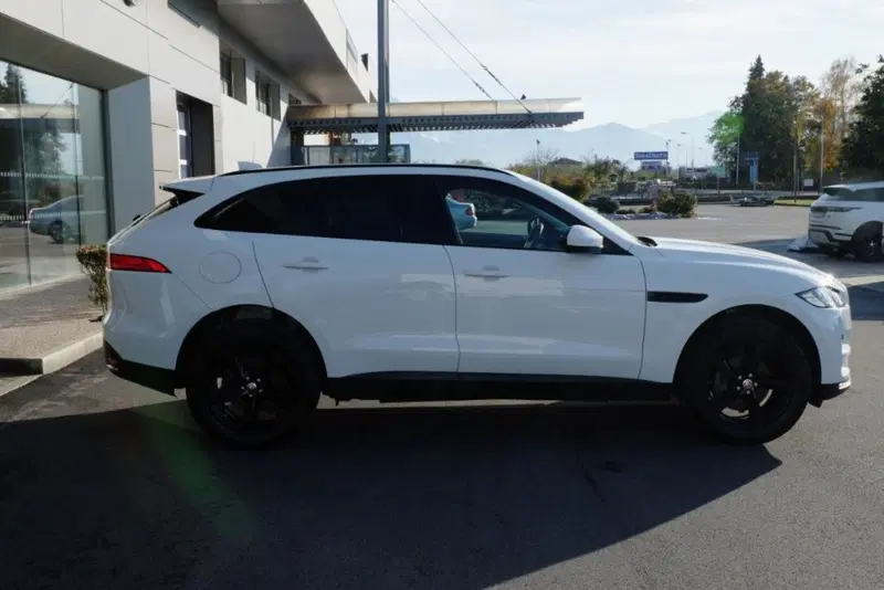 Jaguar F-Pace usata a Cuneo (5)