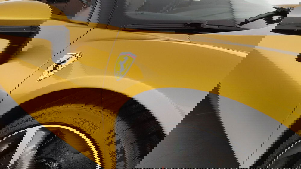 Ferrari SF90 Coupé usata a Perugia (10)