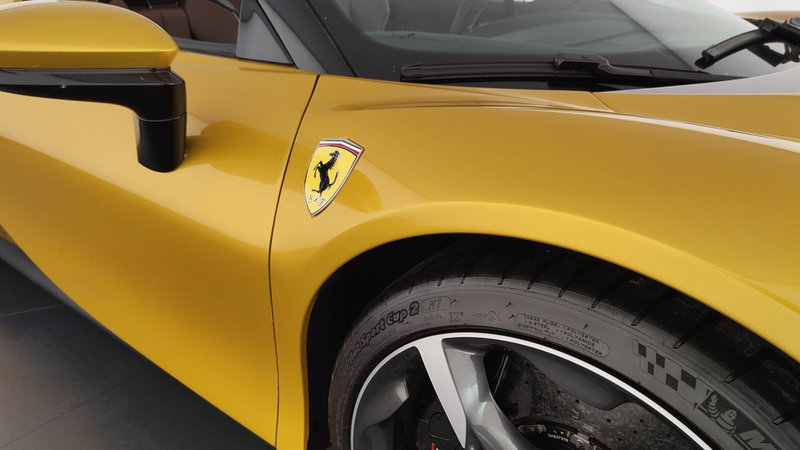 Ferrari SF90 Coupé usata a Perugia (10)