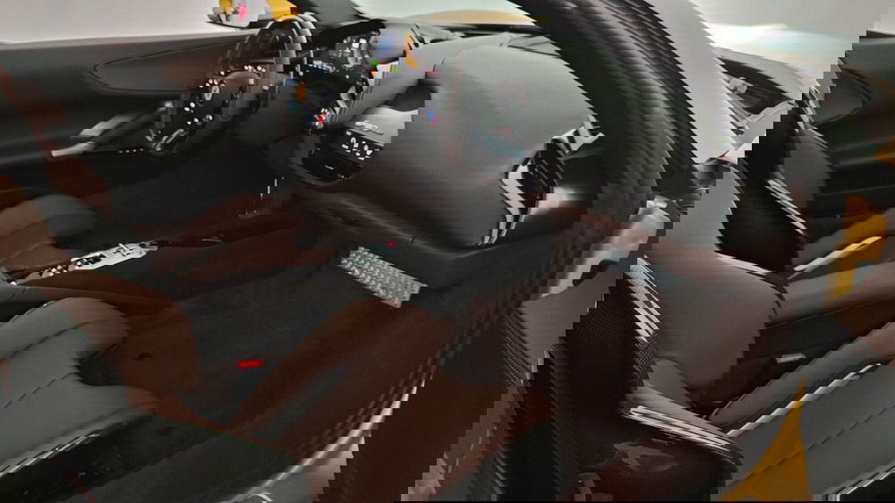 Ferrari SF90 Coupé usata a Perugia (17)