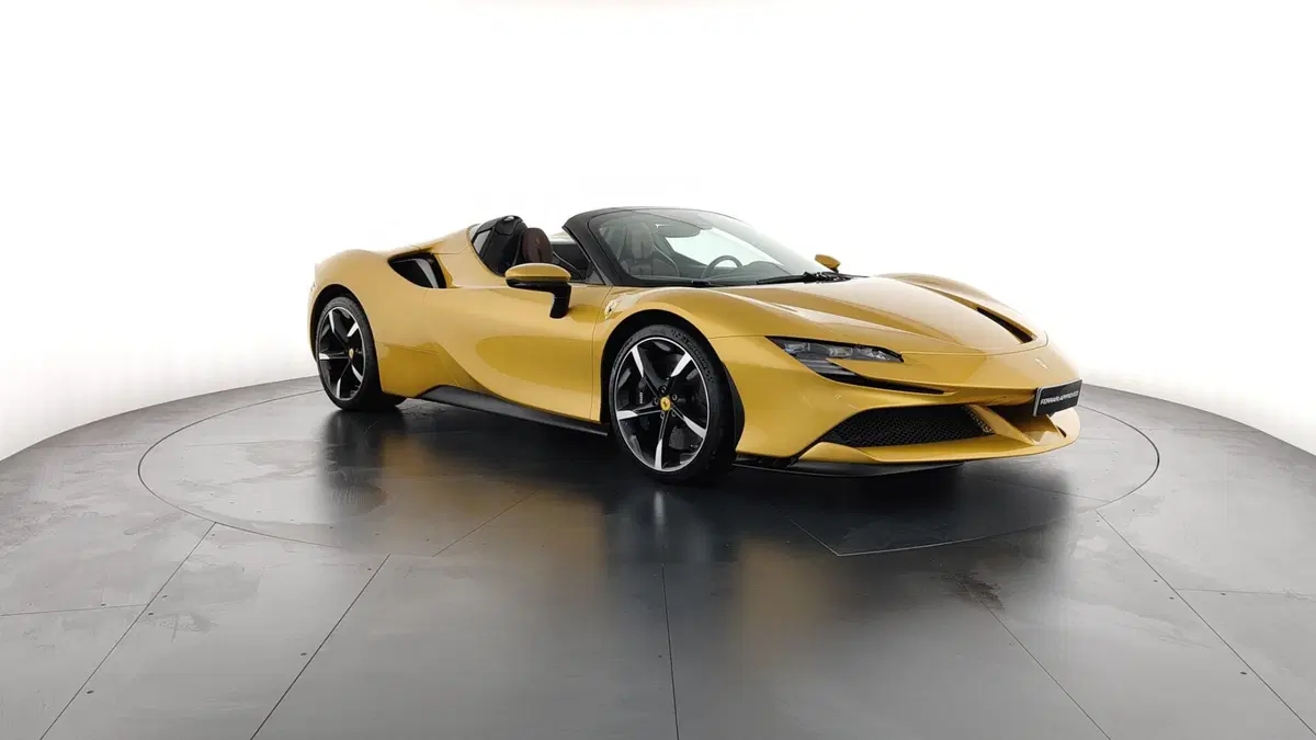 Ferrari SF90 Coupé usata a Perugia (3)