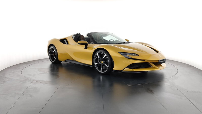 Ferrari SF90 Coupé usata a Perugia (3)