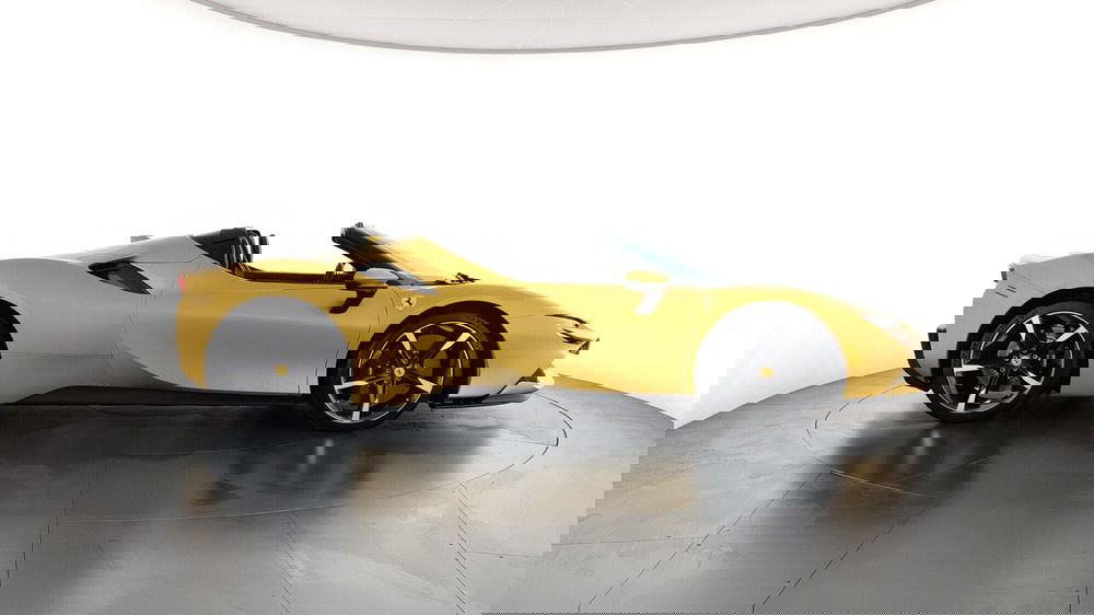 Ferrari SF90 Coupé usata a Perugia (4)