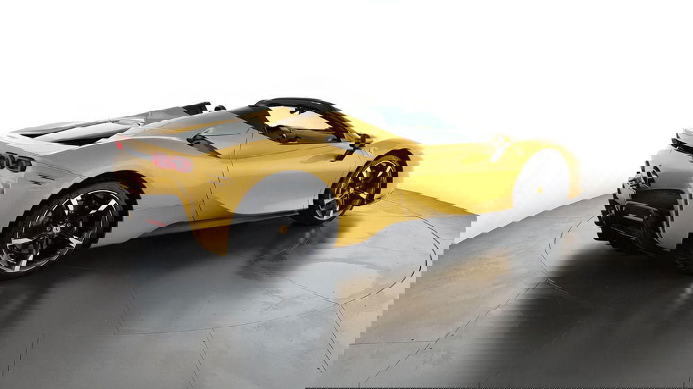 Ferrari SF90 Coupé usata a Perugia (5)