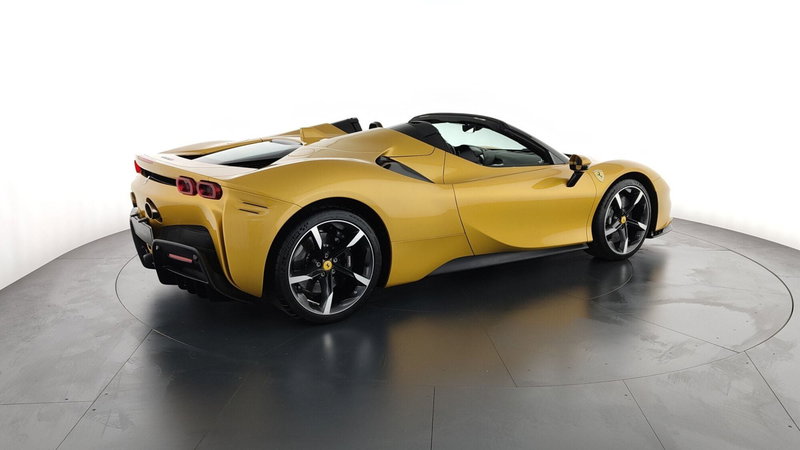 Ferrari SF90 Coupé usata a Perugia (5)