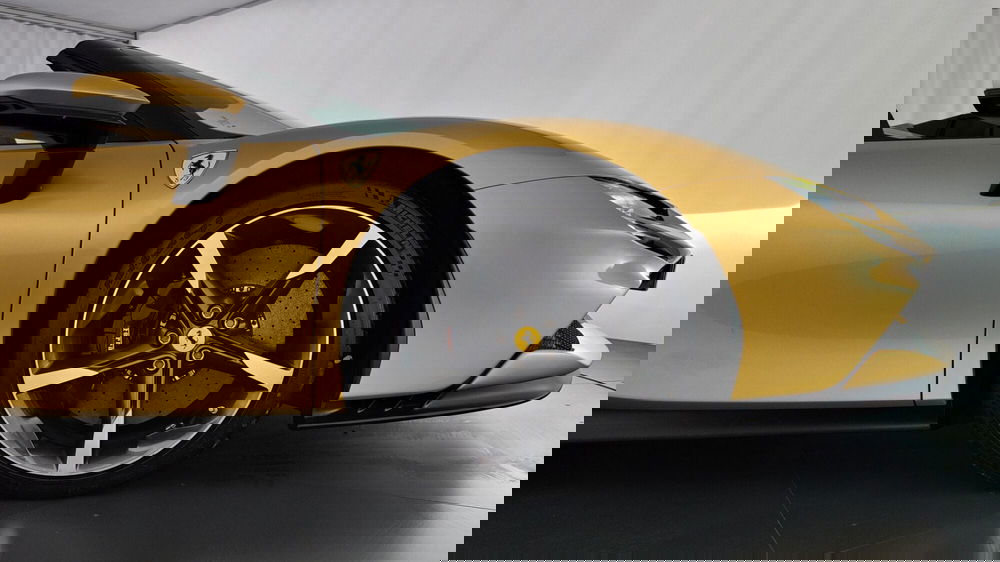 Ferrari SF90 Coupé usata a Perugia (9)