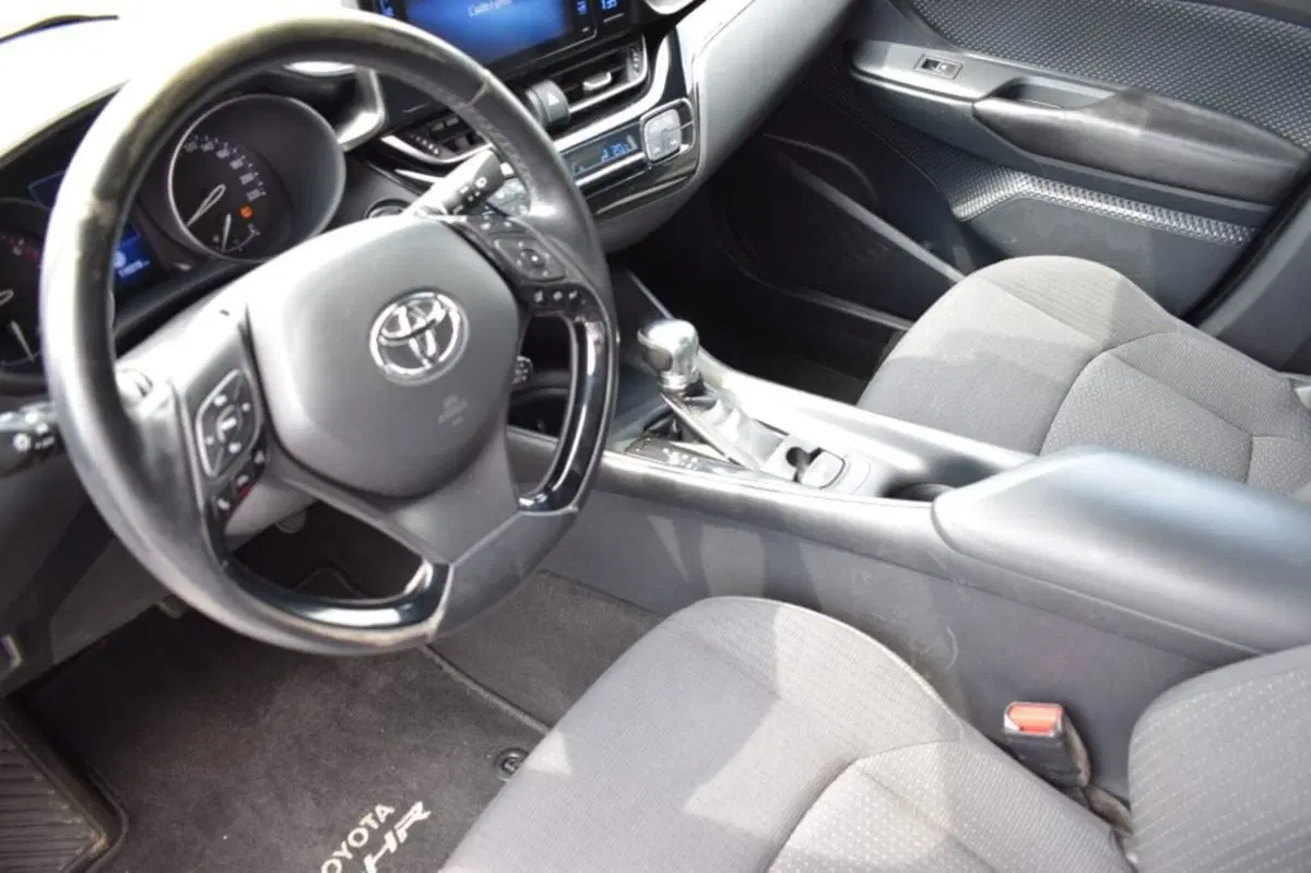 Toyota Toyota C-HR usata a Cuneo (20)