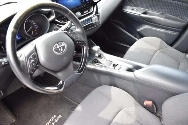 Toyota Toyota C-HR usata a Cuneo (20)