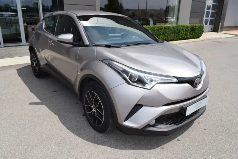 Toyota Toyota C-HR usata a Cuneo (4)