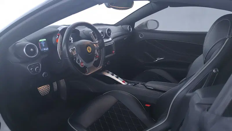 Ferrari California Spider usata a Perugia (12)