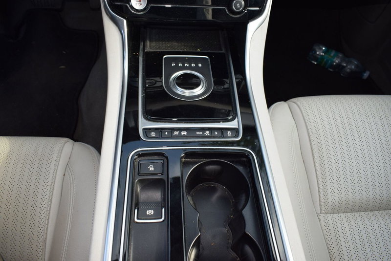Jaguar XF usata a Cuneo (11)