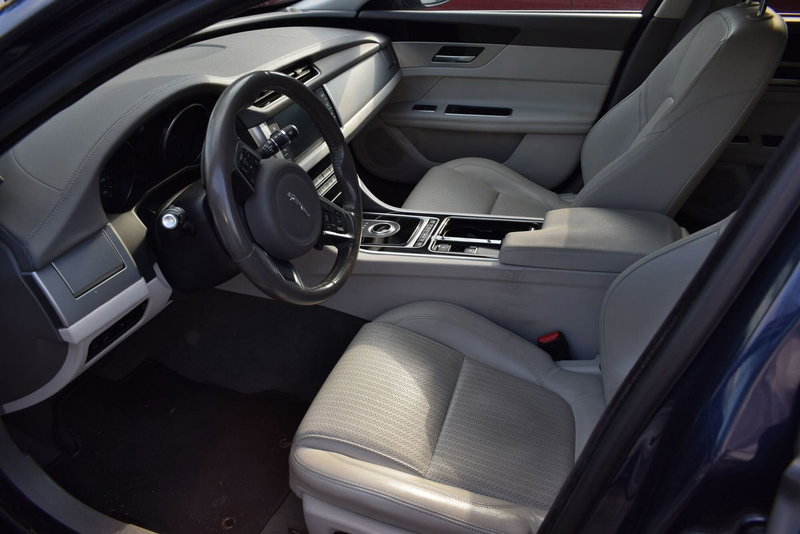 Jaguar XF usata a Cuneo (12)