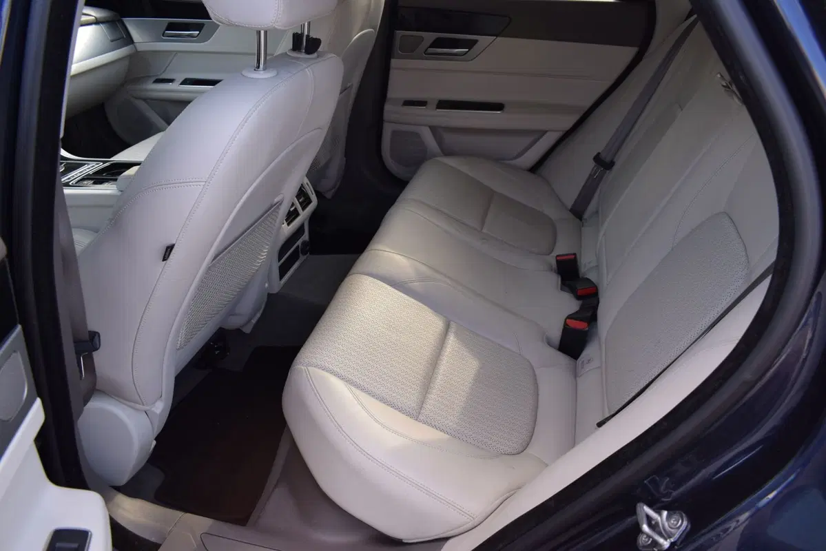 Jaguar XF usata a Cuneo (17)