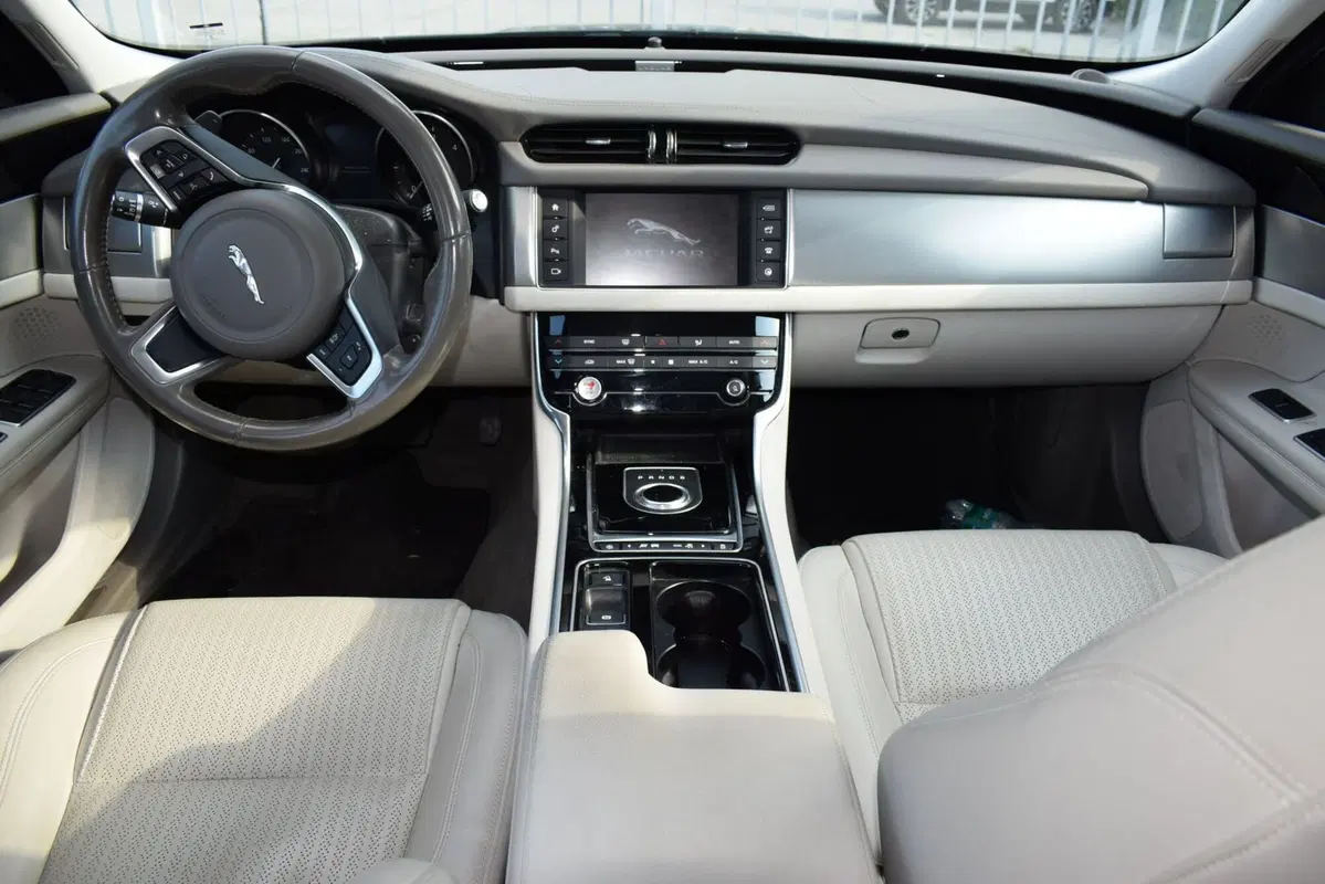 Jaguar XF usata a Cuneo (7)