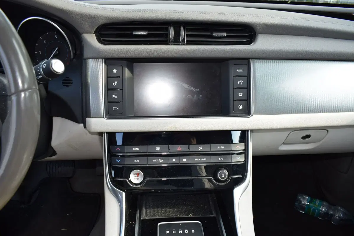 Jaguar XF usata a Cuneo (9)