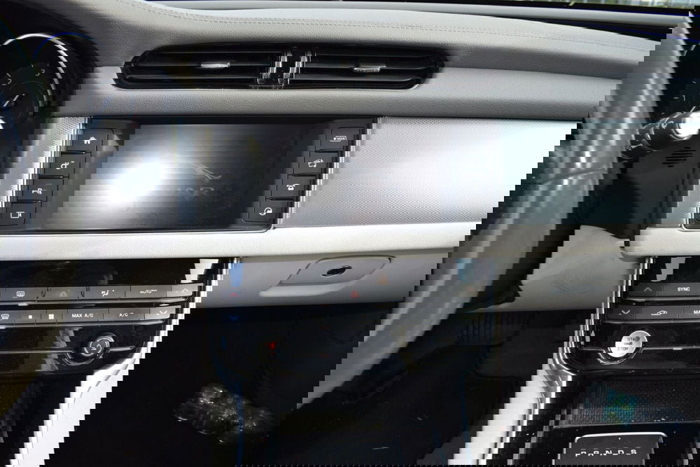 Jaguar XF usata a Cuneo (9)