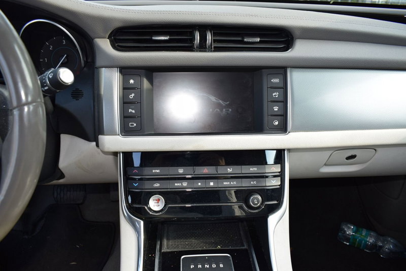 Jaguar XF usata a Cuneo (9)