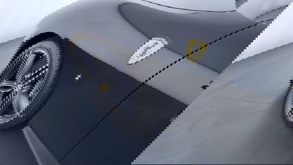 Ferrari Roma Spider usata a Perugia (10)