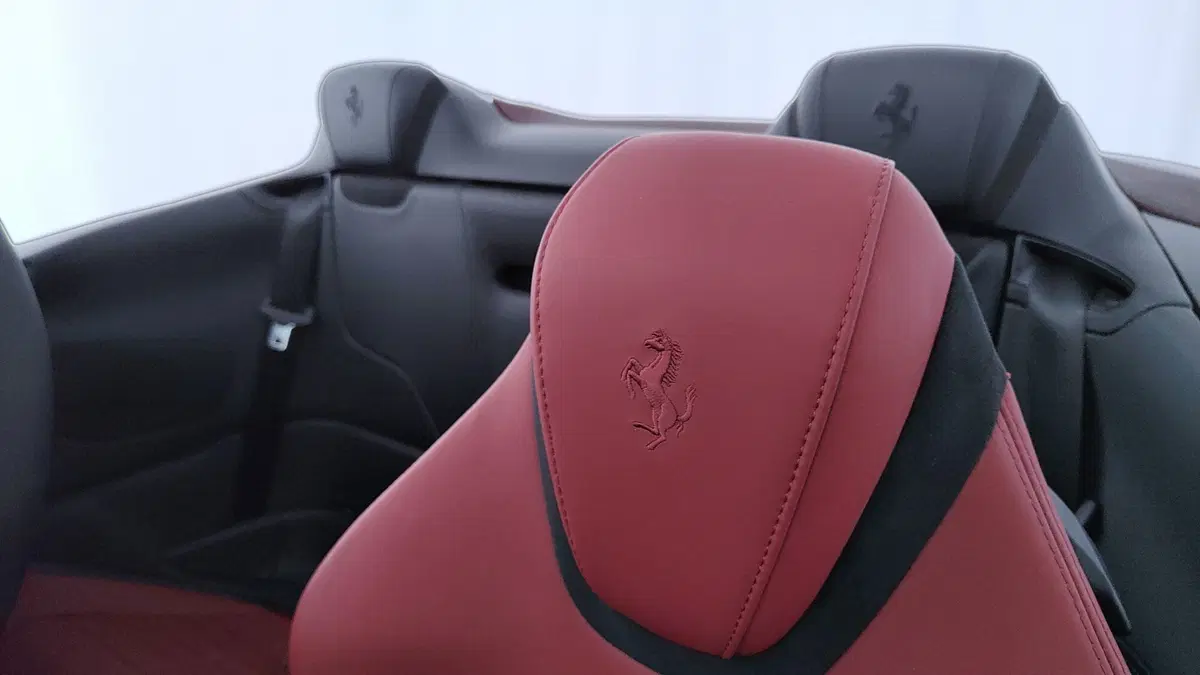 Ferrari Roma Spider usata a Perugia (15)