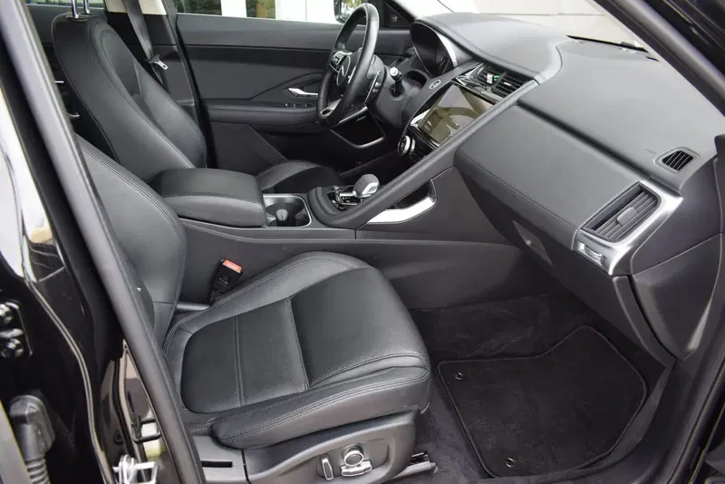 Jaguar E-Pace usata a Cuneo (13)