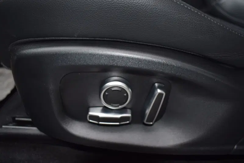 Jaguar E-Pace usata a Cuneo (18)