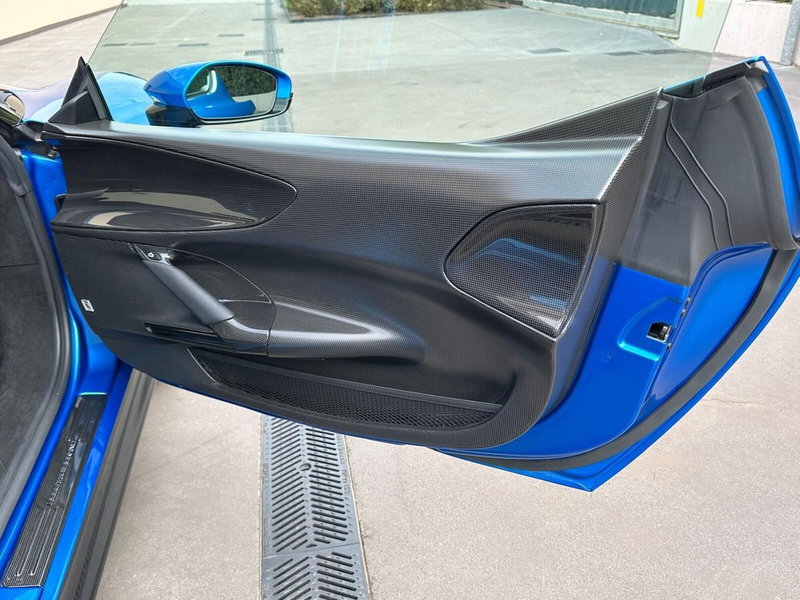 Ferrari SF90 Coupé usata a Perugia (14)