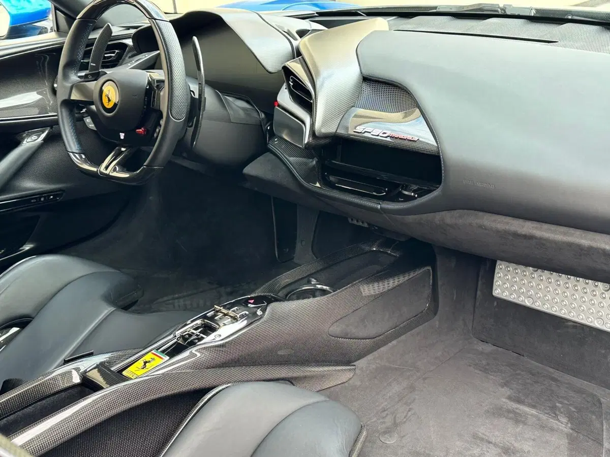 Ferrari SF90 Coupé usata a Perugia (15)