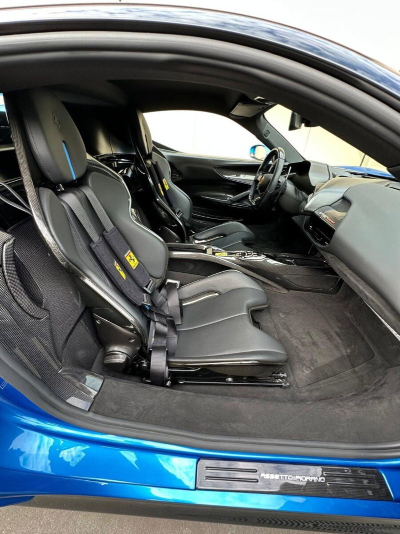 Ferrari SF90 Coupé usata a Perugia (16)