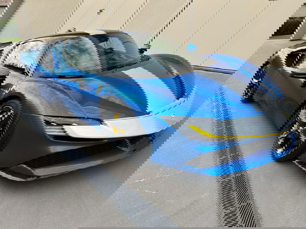 Ferrari SF90 Coupé usata a Perugia (3)